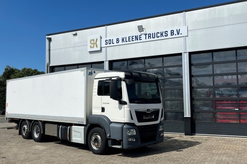 MAN TGS 26.360 6x2*4 box koffer steering axle euro 6
